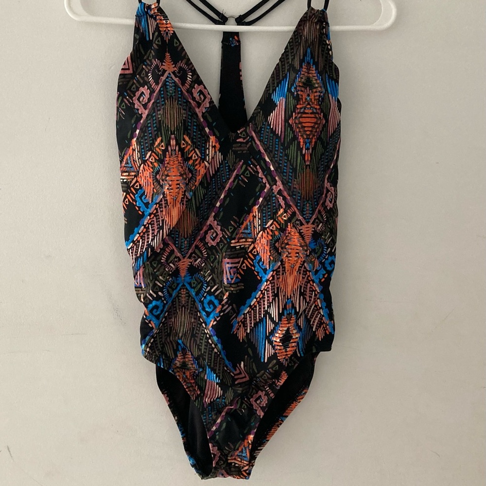 Time & Tru Women’s Size Medium One Piece Swimsuit